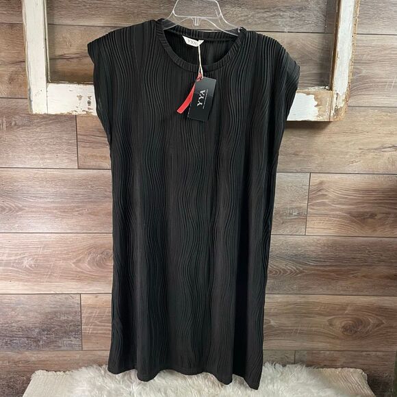 NWT YYA Women’s Black Rippled Texture Material Shift Dress Size Med Cap Sleeve - Picture 5 of 9